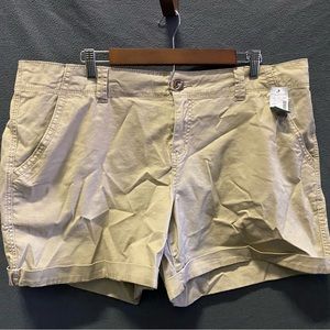 Maurice’s shorts khaki tan new flaw